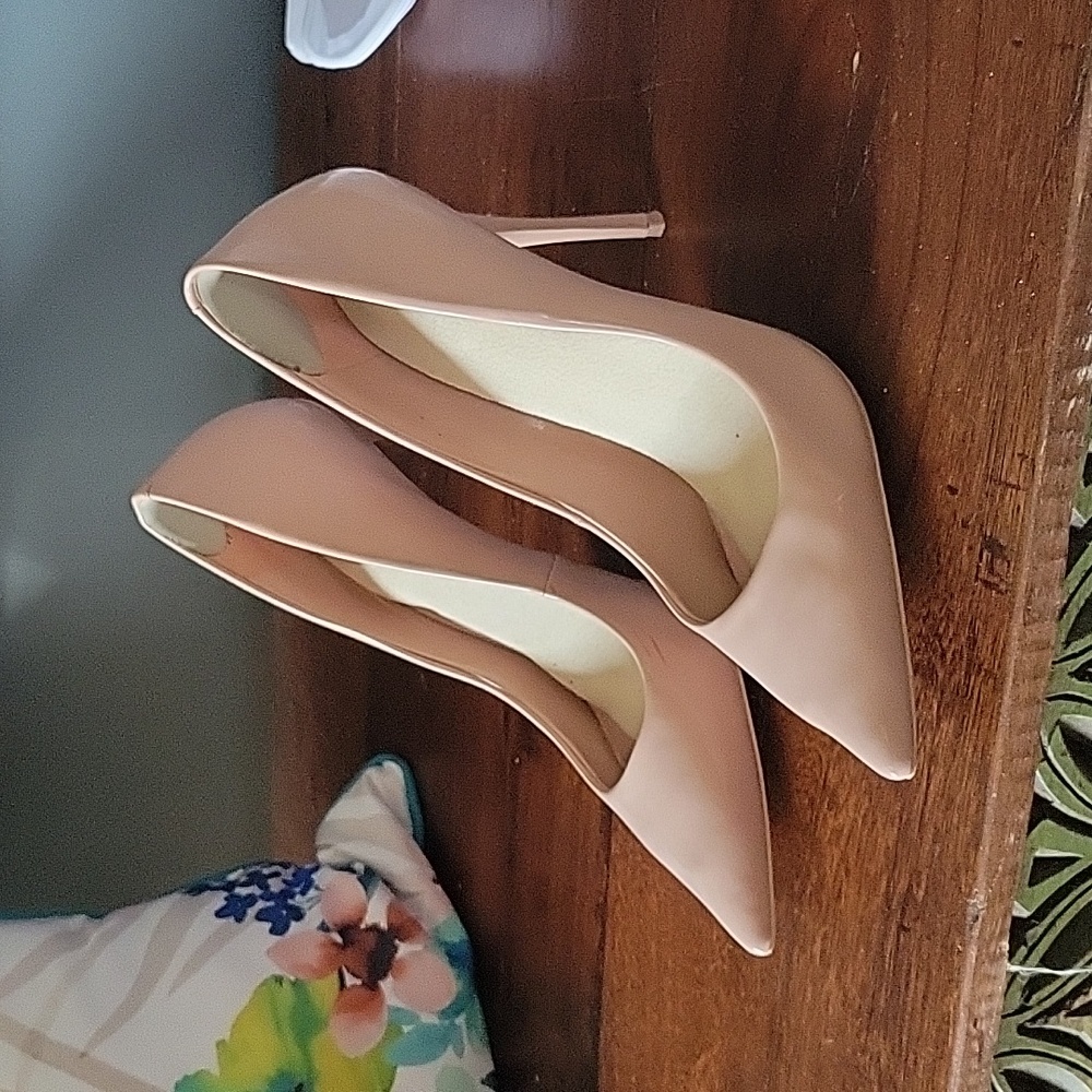Aldo Patent Leather Nude Stilettos Pumps Size 9